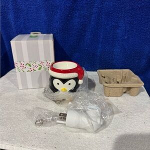 Scentsy Festive Baby Tux Penguin Wall Plug
